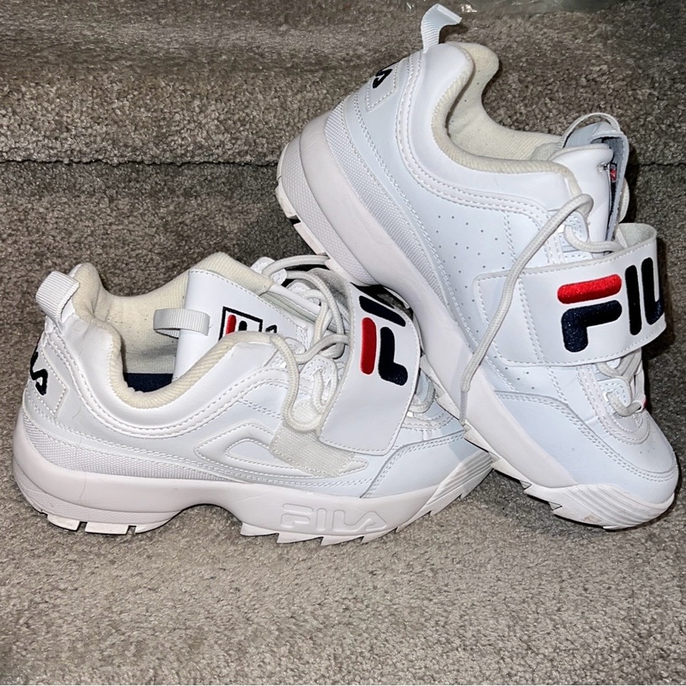 FILA Disruptor II Appliqué Sneaker women’s sneakers size 10 leather upper